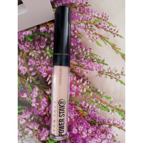 Avon True , Power Stay 18 Hours Longwear Concealer (Korektor  `18 godzin`) - opinie | zdjęcie do recenzji od BellaMakeup