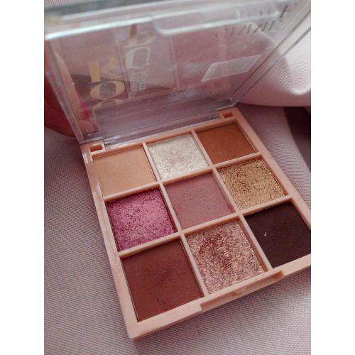 Eveline Cosmetics Look Up, Gimme More, Eyeshadow Palette (Paleta cieni do powiek) - opinie | zdjęcie do recenzji od BellaMakeup