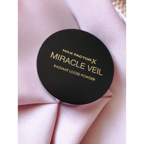 Max Factor Miracle Veil Radiant Loose Powder (Sypki puder rozświetlający) - opinie | zdjęcie do recenzji od BellaMakeup