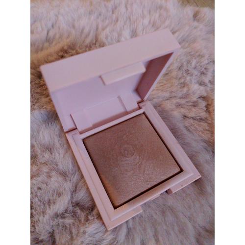 Daso Beauty by Kobo Professional Wypiekany bronzer - opinie | zdjęcie do recenzji od BellaMakeup