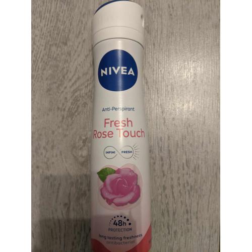 Nivea Fresh Rose Touch, Anti-perspirant Spray 48h (Antyperspirant w sprayu dla kobiet) - opinie | zdjęcie do recenzji od Ineska91