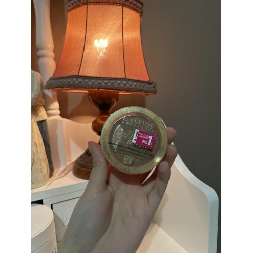 Eveline Cosmetics Feel the Bronze, Bronzing & Contouring Powder (Puder brązujący i konturujący) - opinie | zdjęcie do recenzji od wypchanesiaty