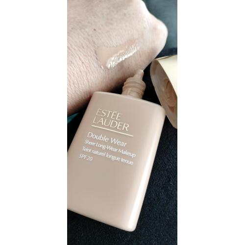 Estee Lauder Double Wear Sheer Long Wear  Matte Foundation SPF 20 (Lekki matowy podkład) - opinie | zdjęcie do recenzji od agi1234