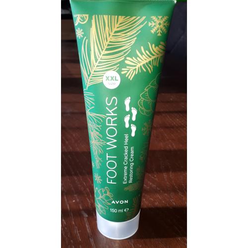 Avon Foot Works, Extreme Cracked Heel Restoring Cream (Kuracja na popękane pięty [Regenerujący 3-dniowy krem na popękane pięty]) - opinie | zdjęcie do recenzji od Magnolia001 - 1