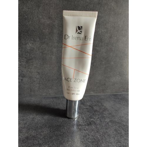 Dr Irena Eris Face Zone, Tonujący krem antyrodnikowy SPF 50+ - opinie | zdjęcie do recenzji od b812811a493abb9c77852742b5a966e9a92da8eb_682671f1ec7e2