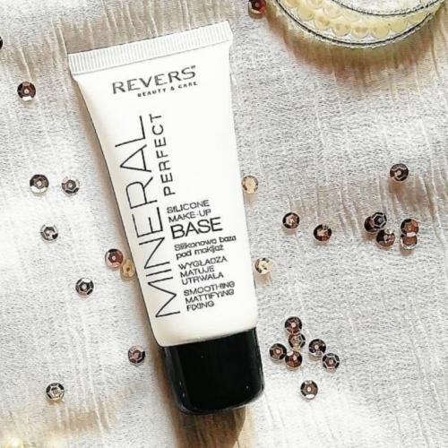 Revers Cosmetics Mineral Perfect, Silicone Make-up Base (Silikonowa baza pod makijaż) - opinie | zdjęcie do recenzji od Agafii