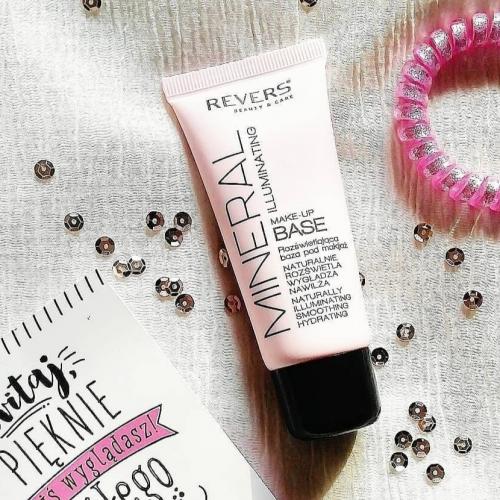 Revers Cosmetics Mineral, Illuminating Make Up Base (Baza pod makijaż rozświetlająca) - opinie | zdjęcie do recenzji od Agafii