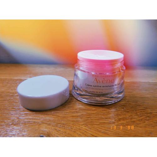 Eau Thermale Avène Eau Thermale Avène, Creme Nutritive Compensatrice Riche [Extremely Rich Compensating Cream] (Odżywczy krem do cery wrażliwej i suchej) - opinie | zdjęcie do recenzji od Rumcykiewicz