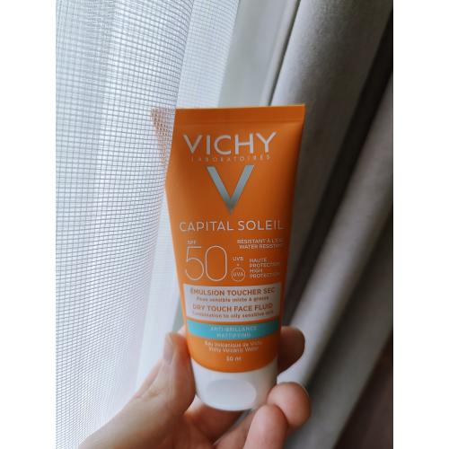 Vichy Capital Soleil SPF 50 Anti-Brillance Mattifying (Matujący krem do twarzy SPF 50) - opinie | zdjęcie do recenzji od shewild