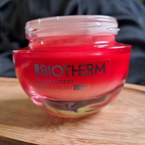 Biotherm Blue Peptides, Uplift Cream SPF 30 (Różany krem do twarzy na dzień z efektem liftingu) - opinie | zdjęcie do recenzji od AnaSky - 3