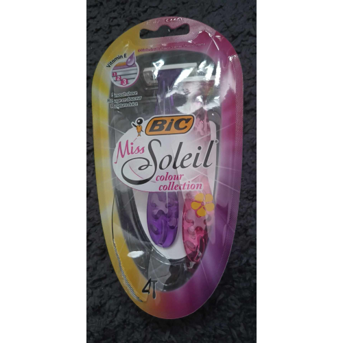 BIC Miss Soleil Colour Collection, Maszynka do golenia - opinie | zdjęcie do recenzji od optostin
