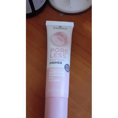 Essence Poreless Partner Primer (Baza pod makijaż korygująca pory) - opinie | zdjęcie do recenzji od Yagienqa