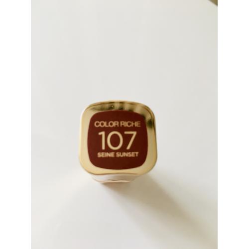 L'Oreal Paris Color Riche (Szminka do ust) - opinie | zdjęcie do recenzji od 2e9182b55bdf0a98ff6828ef66cf0b2a4e640980_67070af1f3125 - 3
