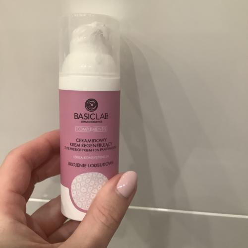 BasicLab Dermocosmetics Ceramidowy krem regenerujący o lekkiej konsystencji z 5% prebiotykiem i 3% pantenolem - opinie | zdjęcie do recenzji od TaMagdalena