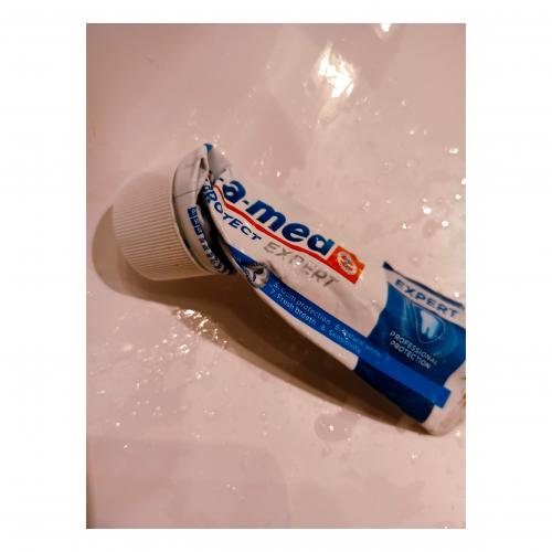 Blend - a - med Complete Protect Expert Professional Protection Toothpaste (Pasta do zębów) - opinie | zdjęcie do recenzji od Alezwieje - 1