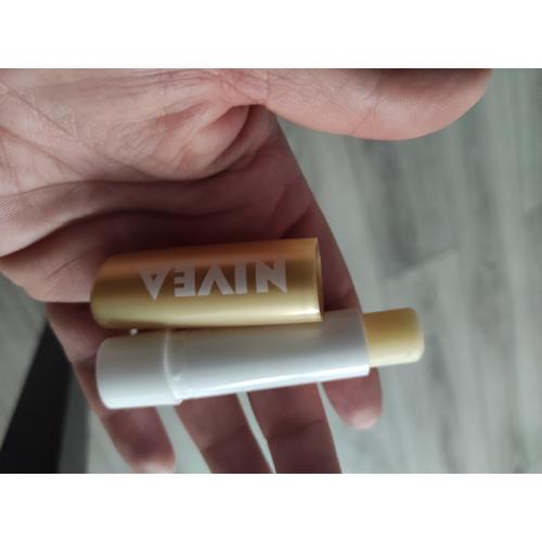Nivea Vanilla Buttercream 24h Melt-in Moisture, Pielęgnująca pomadka do ust - opinie | zdjęcie do recenzji od leniszcze - 1