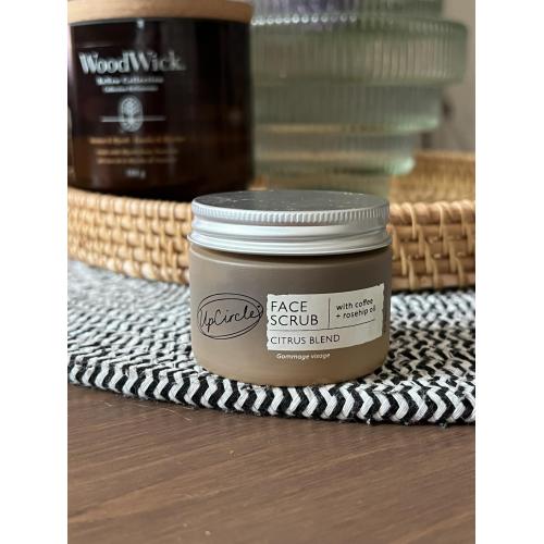 UpCircle Citrus Blend, Coffee Face Scrub (Kawowo - cytrusowy peeling do twarzy) - opinie | zdjęcie do recenzji od jagodya