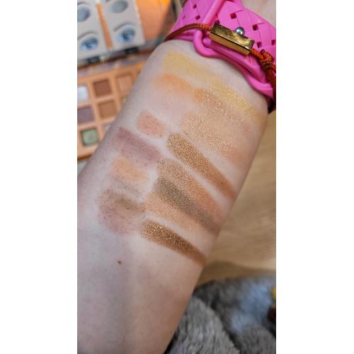 Fab Factory Golden 18-colour Beauty Palette (Paleta cieni do powiek) - opinie | zdjęcie do recenzji od szminka2010 - 1