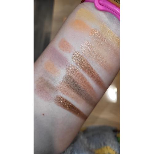 Fab Factory Golden 18-colour Beauty Palette (Paleta cieni do powiek) - opinie | zdjęcie do recenzji od szminka2010 - 2
