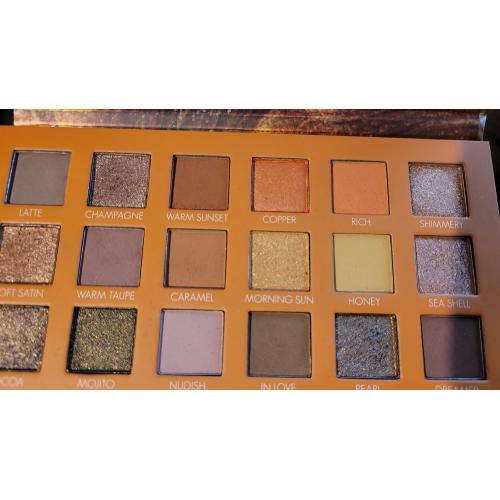 Fab Factory Golden 18-colour Beauty Palette (Paleta cieni do powiek) - opinie | zdjęcie do recenzji od szminka2010 - 4