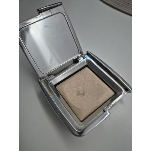 Hourglass Ambient, Strobe Lighting Powder (Ultrarozświetlający puder do twarzy) - opinie | zdjęcie do recenzji od Kar_sz