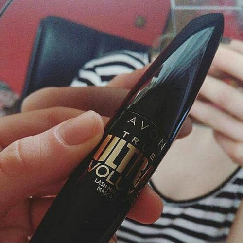 Avon True, Ultra Volume Lash Magnify Mascara (Wodoodporny tusz do rzęs pogrubiający) - opinie | zdjęcie do recenzji od Agafii - 1