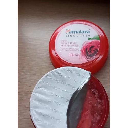 Himalaya Herbals Rose Face & Body Moisturizer Gel (Różany, nawilżający żel do twarzy i ciała) - opinie | zdjęcie do recenzji od giulia92