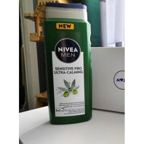 Nivea Men, Sensitive Pro Ultra-Calming Shower Gel 3 in 1 (Odprężający żel pod prysznic 3w1) - opinie | zdjęcie do recenzji od leniszcze