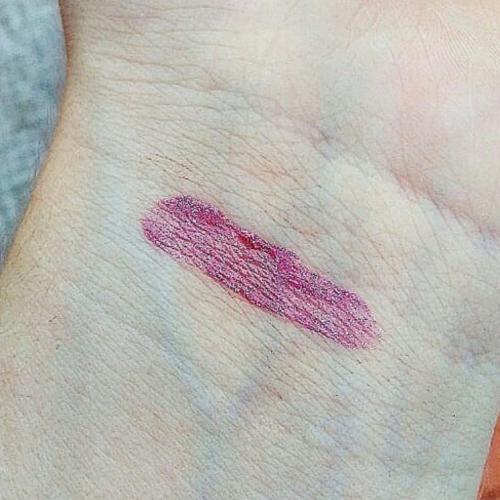 Eveline Cosmetics Holo Collection, Holograficzny błyszczyk do ust - opinie | zdjęcie do recenzji od Agafii - 2