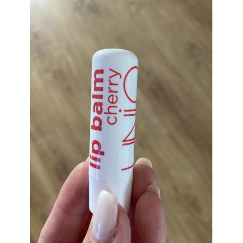Uni.Q Kiss Me, Natural Lip Balm (Balsam do ust) - opinie | zdjęcie do recenzji od Paula_beautydiary