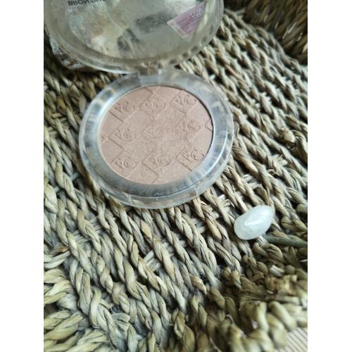 Eveline Cosmetics Feel the Bronze, Bronzing & Contouring Powder (Puder brązujący i konturujący) - opinie | zdjęcie do recenzji od MonikaCz89 - 1