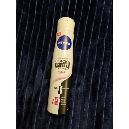 Nivea Invisible Clear, Black & White, Antyperspirant 48h w sprayu (nowa wersja) - opinie | zdjęcie do recenzji od Gabsonik123