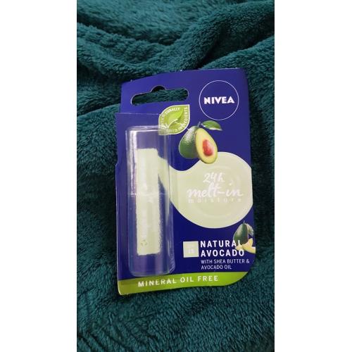 Nivea 24h Melt-in-Moisture Natural Avocado, Pielęgnująca pomadka do ust  SPF 15 - opinie | zdjęcie do recenzji od AgaB1998 - 3
