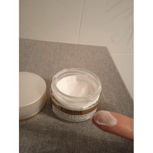 Eveline Cosmetics Gold Lift Expert, Krem-serum 60+ odmładzający - opinie | zdjęcie do recenzji od Cassiopeia_Elle