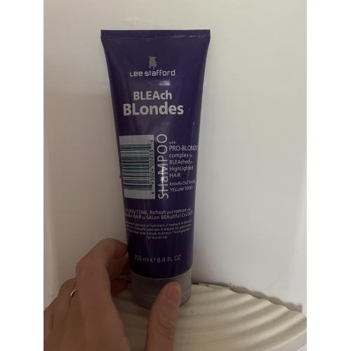 Lee Stafford Bleach Blondes, Purple Regin, Toning Shampoo (Szampon tonujący do włosów rozjaśnianych (nowa wersja)) - opinie | zdjęcie do recenzji od niulaanula