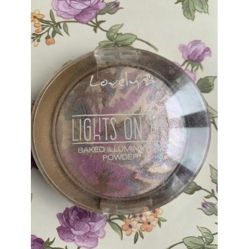 Lovely Lights On Me (Wypiekany puder rozświetlający) - opinie | zdjęcie do recenzji od IwonaTeresaMaria