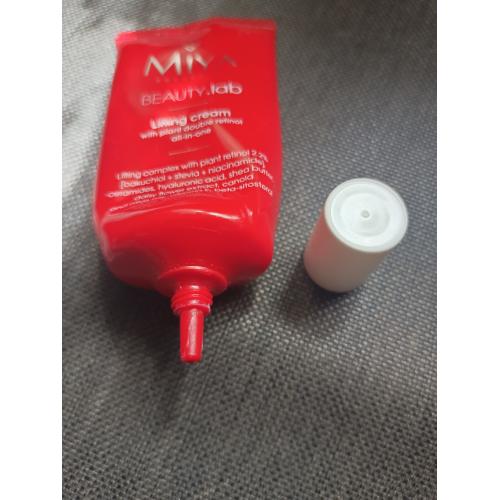 Miya Cosmetics BEAUTY.lab, Krem liftingujący all-in-one z podwójnym retinolem roślinnym - opinie | zdjęcie do recenzji od Lothris - 2