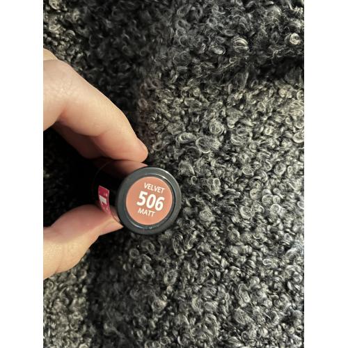 Eveline Cosmetics Velvet Matt, Lipstick Long Lasting Formula (Matowa pomadka do ust) - opinie | zdjęcie do recenzji od Julka8822 - 2