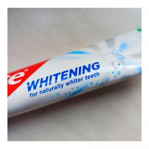 Colgate Whitening Toothpaste (Wybielająca pasta do zębów) - opinie | zdjęcie do recenzji od Alezwieje - 1
