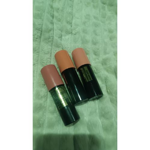 Eveline Cosmetics Full HD, Creamy Blush 16 H (Kremowy róż do policzków w sztyfcie) - opinie | zdjęcie do recenzji od WEeRrUSs