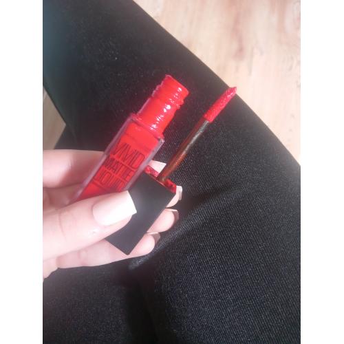 Maybelline New York Vivid Matte Liquid (Matowy błyszczyk do ust) - opinie | zdjęcie do recenzji od Nixsia_15