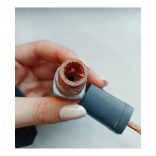 Avon Mark., Liquid Lip Lacquer Matte (Matowa szminka w płynie) - opinie | zdjęcie do recenzji od Alezwieje - 1