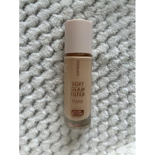 Catrice Soft Glam Filter Fluid (Rozświetlający podkład do twarzy) - opinie | zdjęcie do recenzji od NataliaXw - 1