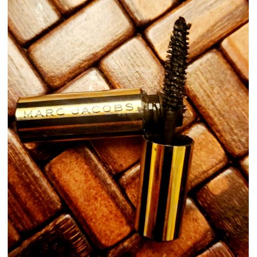Marc Jacobs At Lash'd Mascara (Tusz wydłużający i podkręcający rzęsy) - opinie | zdjęcie do recenzji od Iwona_C