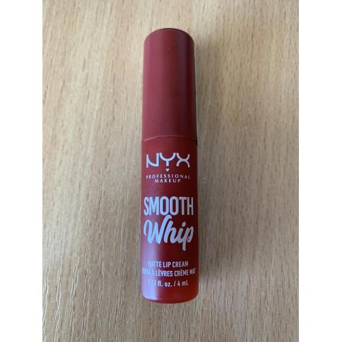 NYX Professional Makeup Smooth Whip Matte Lip Cream (Matowy krem do ust) - opinie | zdjęcie do recenzji od sunfl0wer - 2