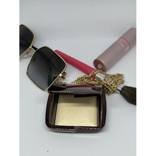 Hourglass Ambient Lighting Powder (Puder rozświetlający) - opinie | zdjęcie do recenzji od urodovvo - 1
