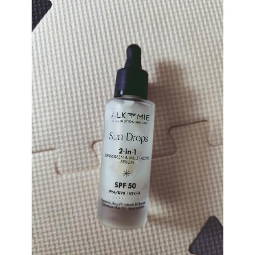 Alkmie Sun Drops  SPF 50 (2w1 ochrona przeciwsłoneczna i multiaktywne serum) - opinie | zdjęcie do recenzji od shewild