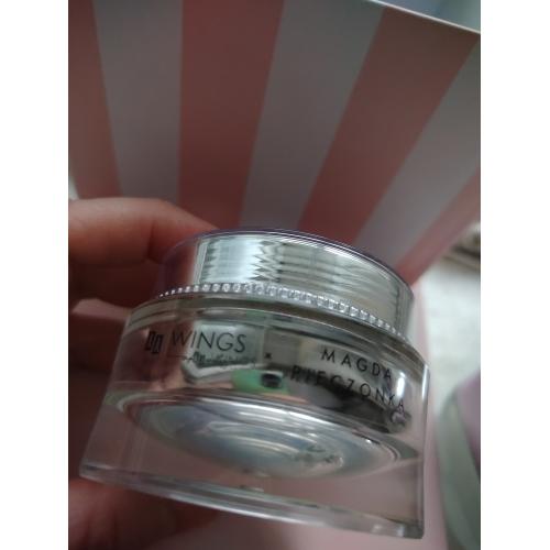 AA Diamond Glow by Magda Pieczonka, Multi-use Creamy Highlighter (Rozświetlacz kremowy do twarzy i ciała) - opinie | zdjęcie do recenzji od LadyB88 - 1