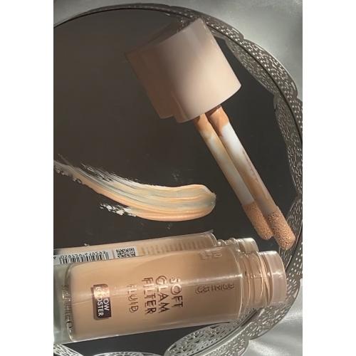 Catrice Soft Glam Filter Fluid (Rozświetlający podkład do twarzy) - opinie | zdjęcie do recenzji od JuliaWozniak01 - 1