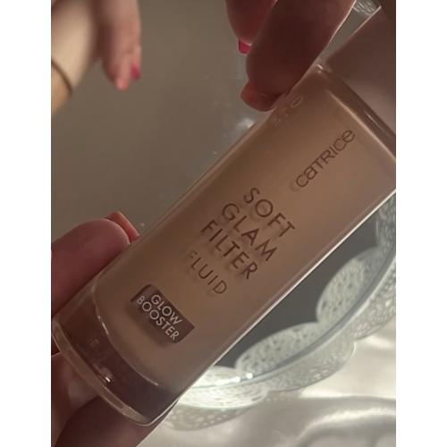 Catrice Soft Glam Filter Fluid (Rozświetlający podkład do twarzy) - opinie | zdjęcie do recenzji od JuliaWozniak01 - 2
